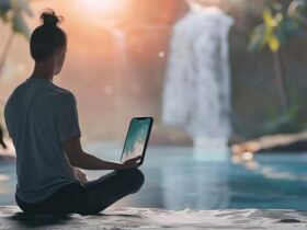 Mindfulness e Autenticità nel Digitale: Una Guida per Navigare l'Era Tecnologica con Consapevolezza