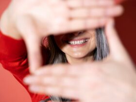 Faccette Dentali e Autostima: Un Sorriso che Cambia la Vita